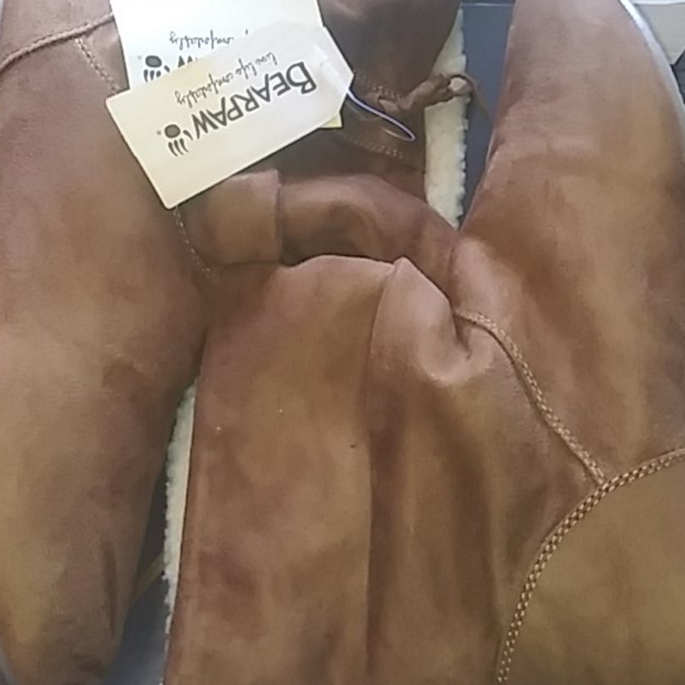 BearPaw 1966W Amber Suede Booties